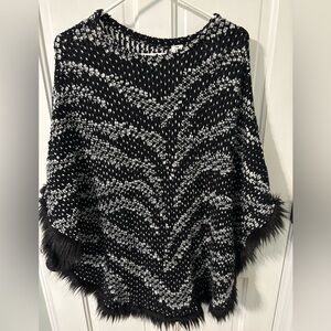 Black & White Knit Faux Fur Lined Cape/Poncho/Sweater Unbranded Size S/M